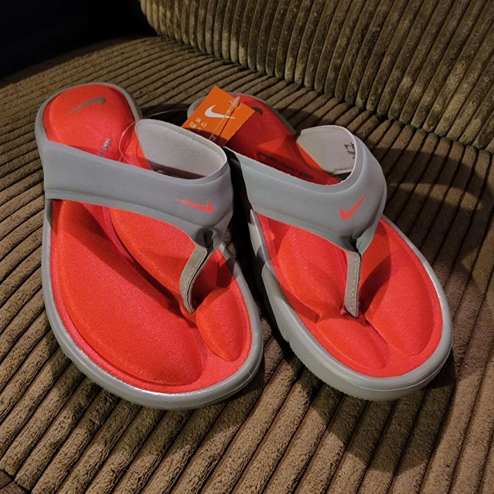 Nike flip flops